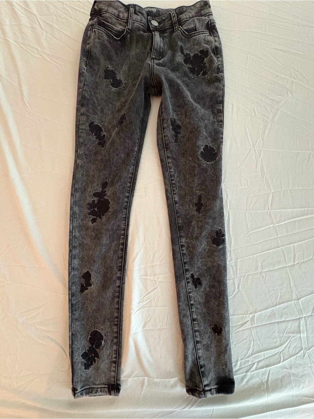 a.n.a. Size 2 Black Acid Wash Floral Embroidered Skinny Jeggings Rhinestone